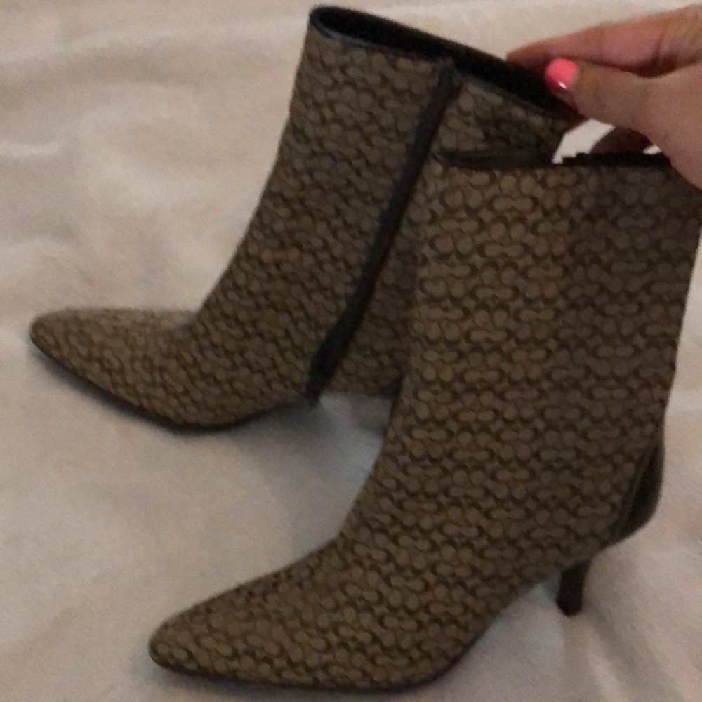 Boots - Picture 4 of 8